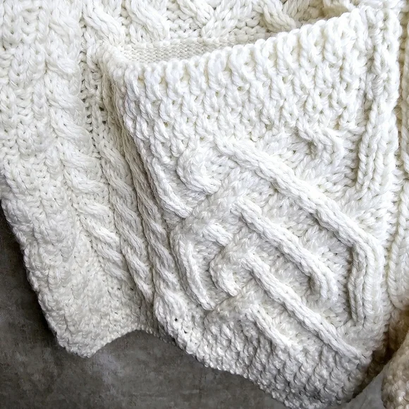 Kilronan Knitwear Ireland  Sweater Vest Wool Cable Knit Fisherman - Picture 5 of 6